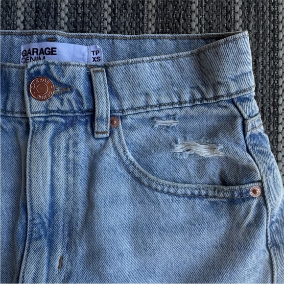 Women’s Garage Classic Light wash Distressed Denim Short Mini Skirt, Size XS Y2K - Picture 4 of 7
